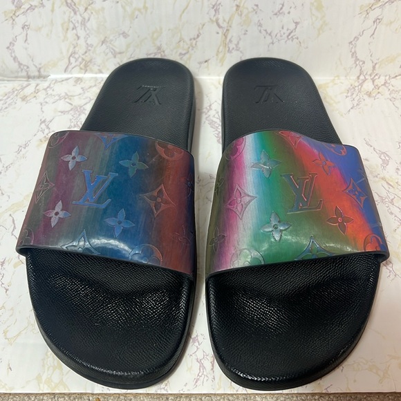 LOUIS VUITTON PRISM HOLOGRAPHIC MONOGRAM RAINBOW SLIDES - SIZE 11 MENS - Picture 3 of 9